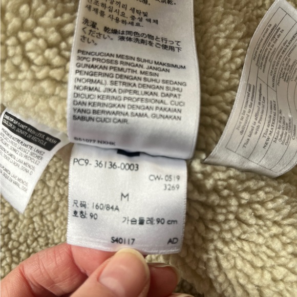 Levi’s premium original sherpa trucker jacket - Picture 4 of 6